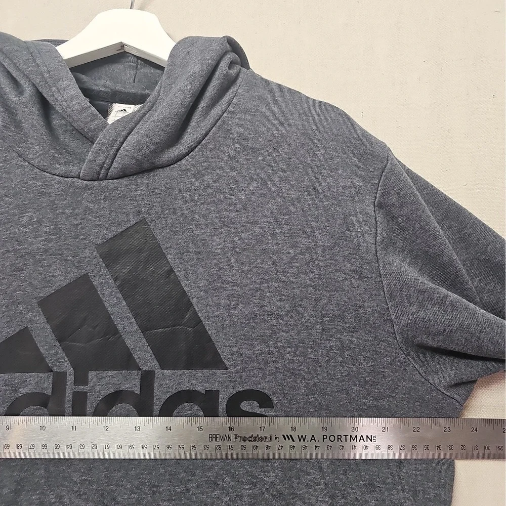 adidas essentials linear